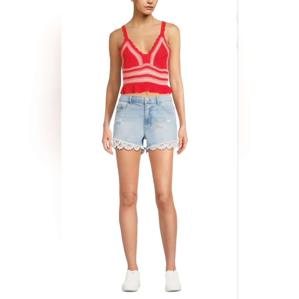 NYC Juniors Light Wash Crochet Trim Denim Shorts, Size M.